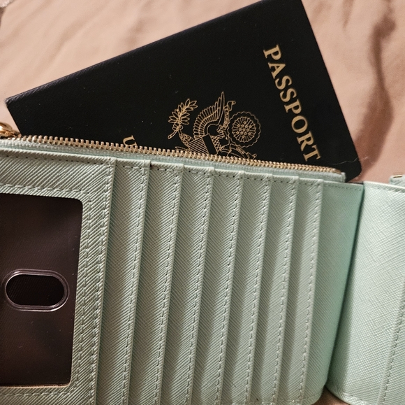 Travelambo RFID Blocking Bifold Multi Card  and Passport Case Wallet - Picture 2 of 8